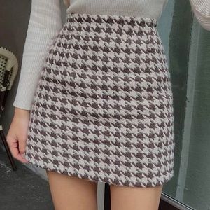 Houndstooth mini skirt size 2 brand new